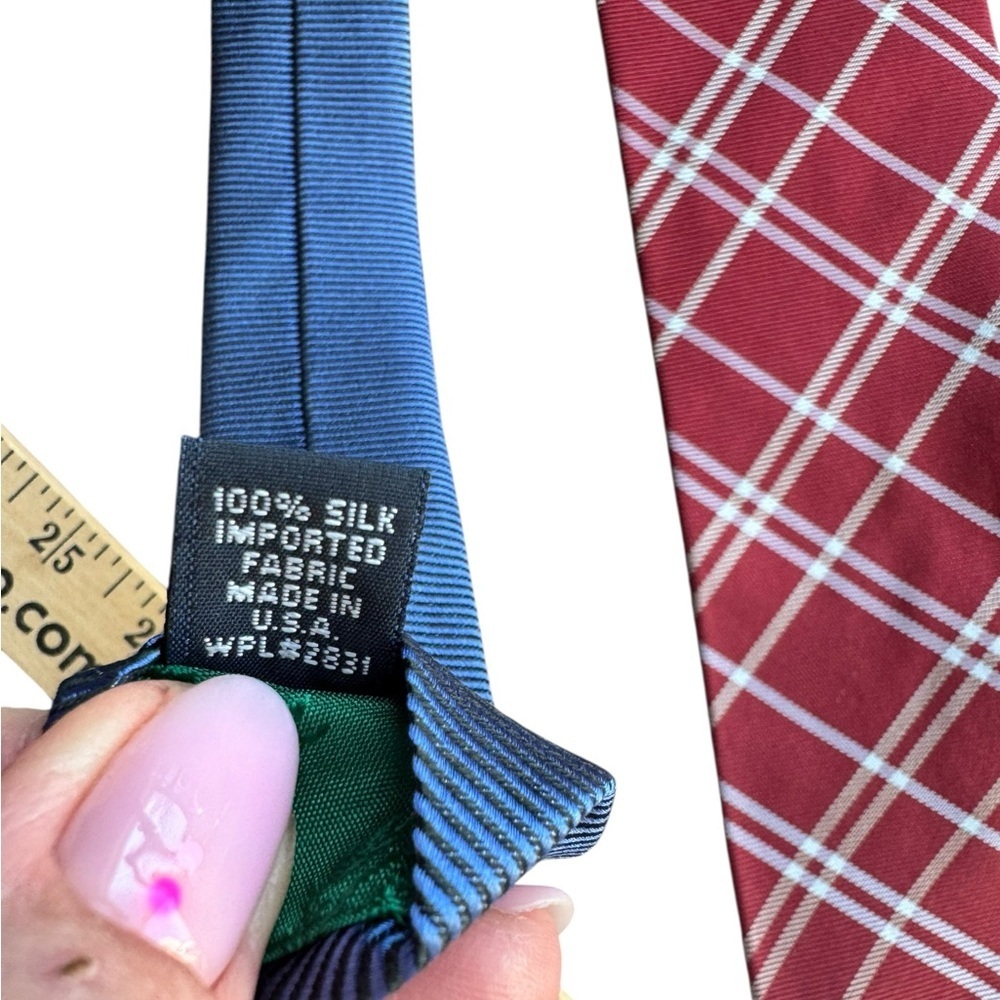 Tommy Hilfiger Red Plaid 100% Silk Neck Tie Preppy Old Money U23 - Picture 3 of 4